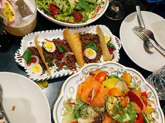 三文鱼牛油果沙拉-Alimentari Grande(东湖路店)