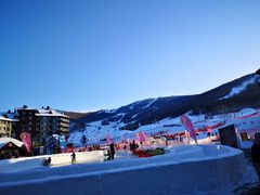 -中旅松花湖滑雪场