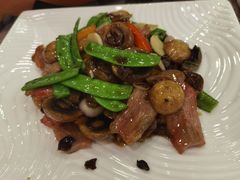 三菇炒猪颈肉-新兴家喻酒家·羊城名宴(昌岗店)