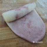 变成更长的一条，再卷起来，盖上保鲜膜