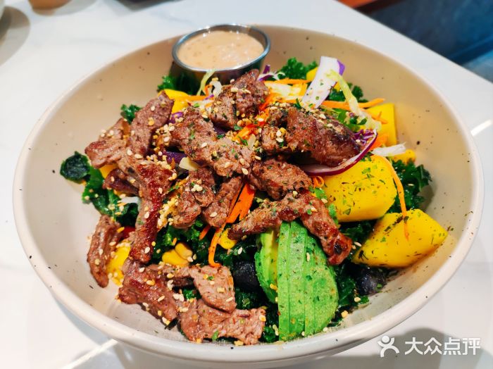 ZEMOCAFE·FUSION FOOD(西交利物浦店)牛肉沙拉能量碗图片
