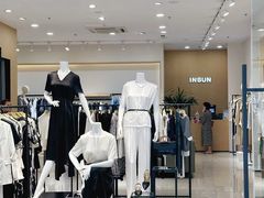 -王府井奥莱临潼小镇(临潼店)