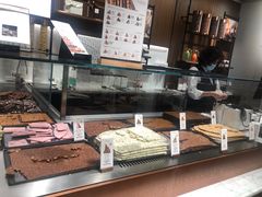 面包甜点陈列柜-Laderach 莱德拉(上海环贸iapm店)