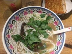 -鑫花溪牛肉米粉(人民广场店)