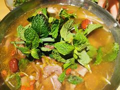 -野山舂·贵州现舂酸汤火锅(鸿通城店)