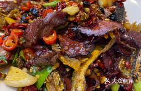 Braised Dried Beef with Small Fish Dried