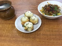 -老字号眼镜子煎包汤包店
