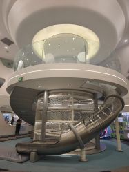 -MINI MARS 移动的空间站乐园·餐饮·派对(浦东金桥店)