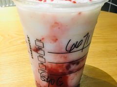 草莓酸奶星冰乐-星巴克臻选(江门汇悦大融城店)