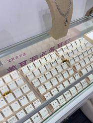 -AI艾耳·专业手穿耳洞·穿孔美学馆