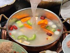 -得意咚瓜·顺德鱼生·冬瓜火锅(深圳首店)