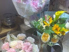 -谷莠子花艺气球派对·绿植造景·花艺沙龙(东海缤纷天地店)