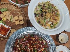 -老滇山寨•云南特色菜•地方菜•民族风情歌舞表演(金碧店)