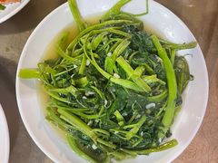 -三亚火车头万人海鲜广场