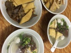 -松树干拌面店
