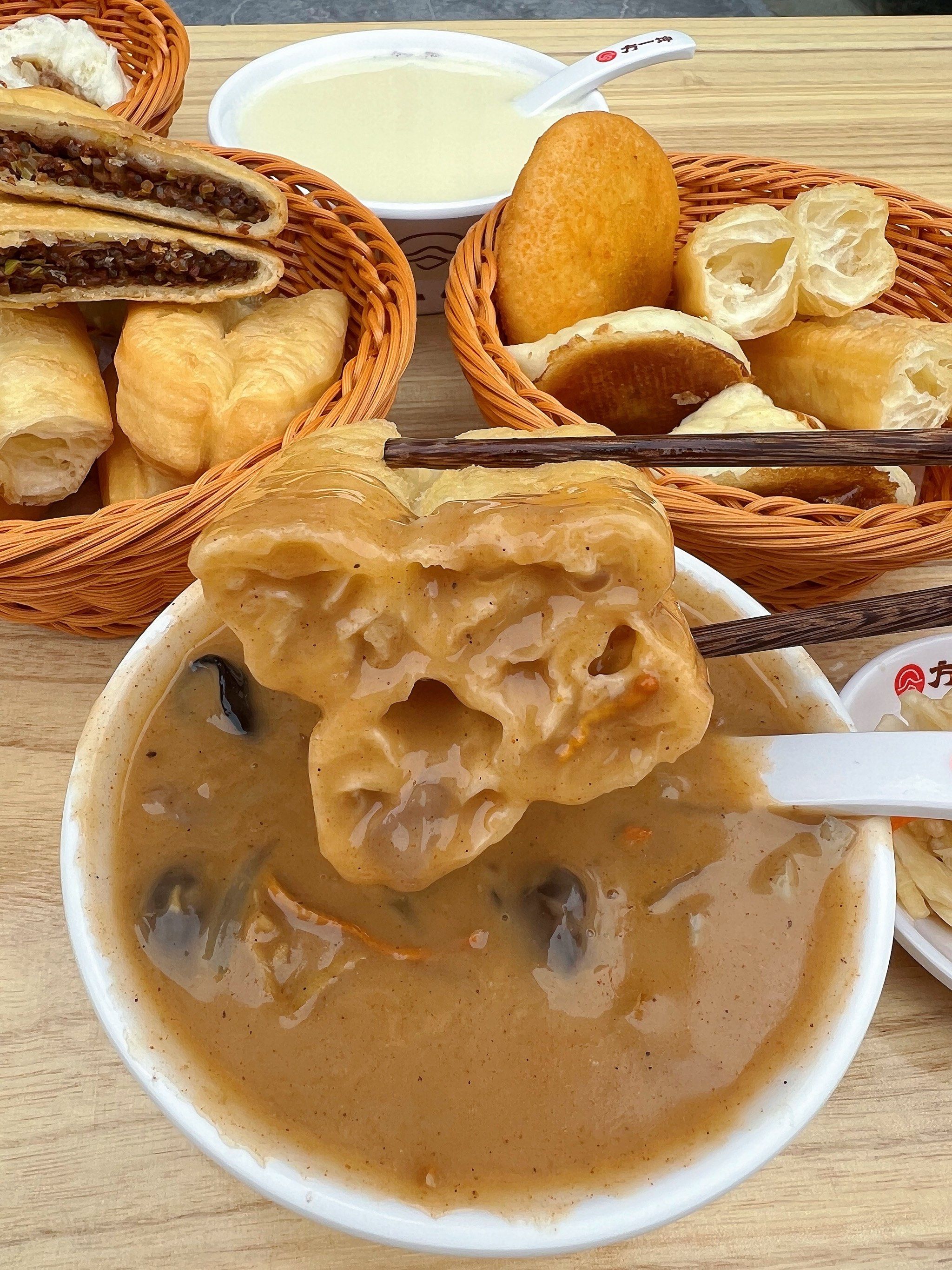 打工人早上真的少不了一碗胡辣汤