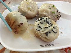 -小杨生煎(金山百联购物中心3楼店)