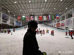 -乔波室内滑雪场
