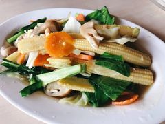 -Pae Krung Kao Restaurant