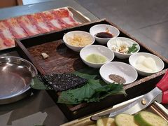 -围炉肉舍丹东海鲜烤肉·烤活鳗(步行街店)