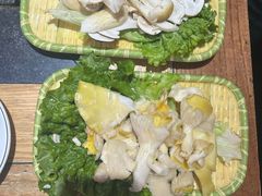-有一锅·野生菌黑山羊腊排骨火锅(古城北门店)