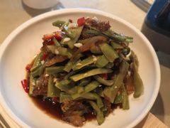 -帅巴人舅母子腊蹄民俗村