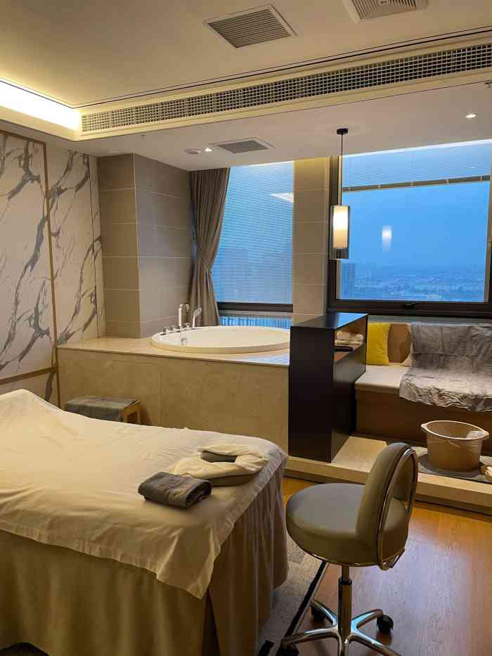 东方美谷·西雅美苑spa(宝龙广场店)