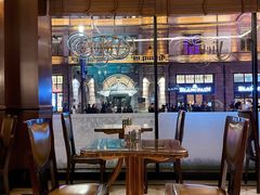 -上海和平饭店维克多咖啡厅 Victor's