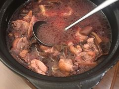 红菇炖鸡-梅园酒店餐厅(西湖店)