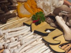 菌菇拼盘-尚尚仙·酸汤猪手·猪肚鸡火锅(华联万柳购物中心店)