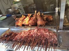 -艾力江和田馕坑烤肉店