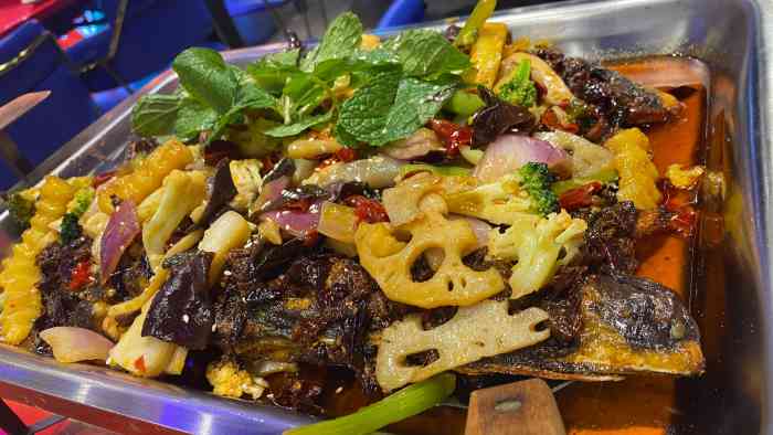 川娃子烤鱼(兰花广场店)-"就是以前的丝丝牵挂 在小龙坎隔壁 现在换.