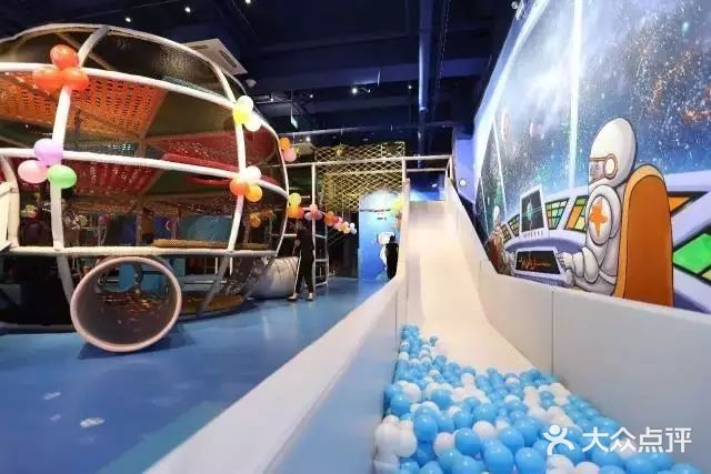 遛娃推荐[糖果]迷宫式游乐园