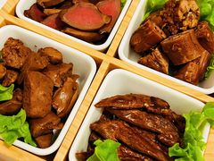 酱辣拼盘-汤宴·参须肚包鸡(南京路店)