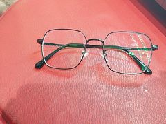 -西南眼镜·蔡司·依视路战略合作店(南街店)