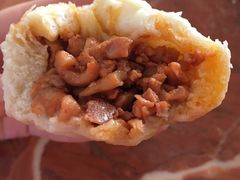 奥尔良鸡腿包-老陶包子铺(南大西南村店)