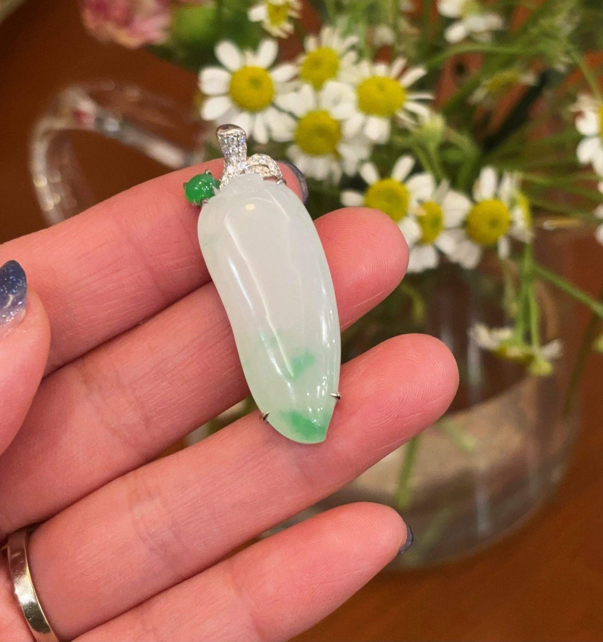 翡翠福瓜吊坠 #白底飘绿#天然翡翠 #美好寓意挂坠#好看的珠宝设计