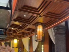 -八府香鸭·啫啫煲(华山路店)