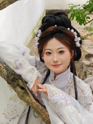 -一揽芳华汉服旗袍体验馆(拙政园店)
