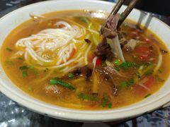 -粉八·云南米线·建水烧烤(常熟路店)