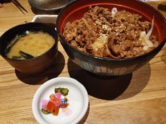 牛肉盖饭-隐泉之语日式料理(王府中环店)