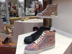 -乐蓬马歇百货公司(Rive Gauche)