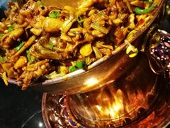 -巴四老城区炭火蛙锅(张江店)