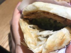 经典腊汁肉夹馍-陕味食族油泼面(工商大学店)