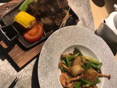 -穹六人间 people 6(岳阳路店)