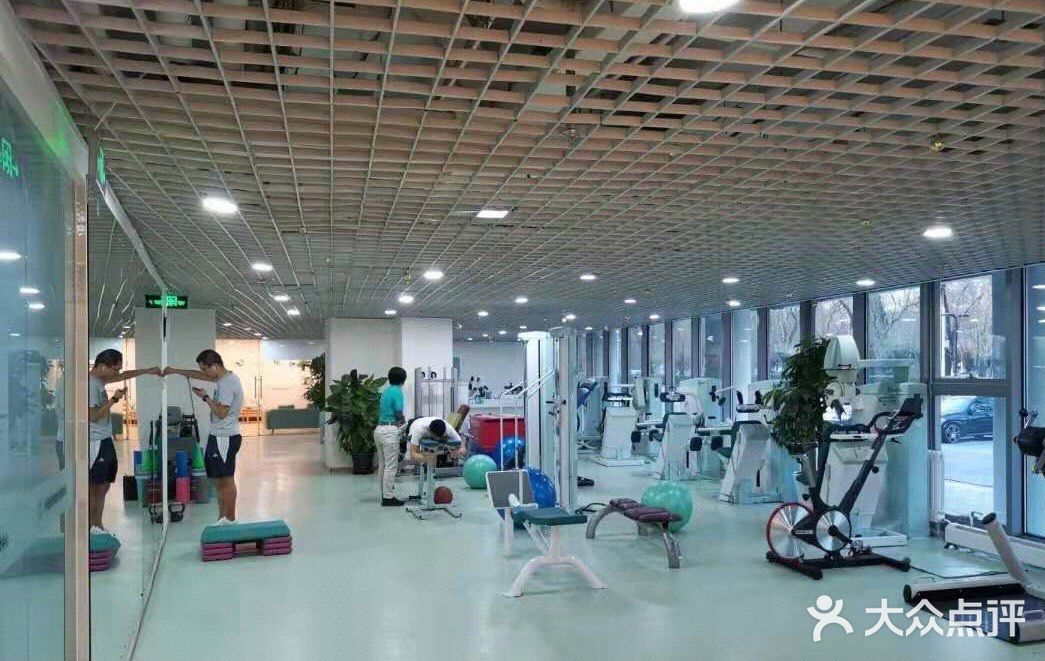 尼科·威廉姆斯的恢复之路：伯明翰医疗中心腹股沟伤痛治疗全解析