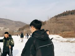 -济南卧虎山滑雪场