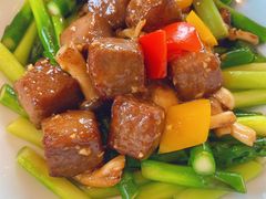 沙姜野菌爆炒M9和牛-宝丽轩中餐厅BAOLIXUAN