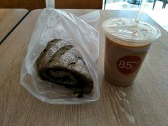 -85度C(生甜甜圈研究工坊·上海平凉店)