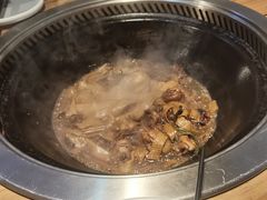 -锅老头海鲜铁锅炖